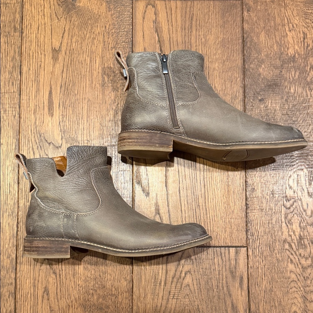 Franco Sarto Women’s Taupe Leather Boots, size 8.5